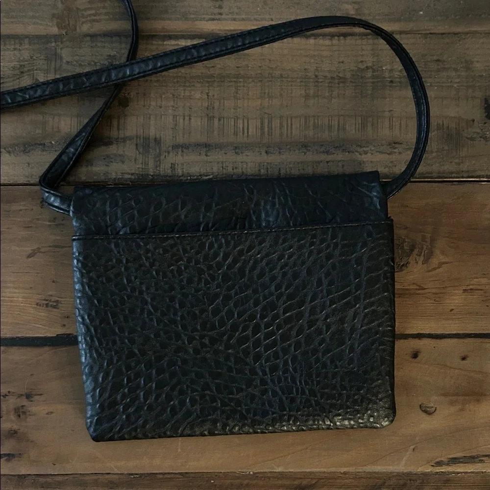 Fox Black Textured Crossbody Bag - Picture 3 of 5